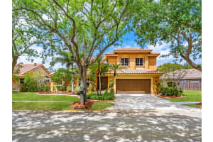 1085 Fairfax Ln, Weston, FL 33326 Sold 04/30/25