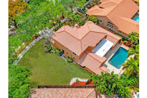 1085 Fairfax Ln, Weston, FL 33326 Sold 04/30/25