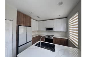 1605 SE 20th Ter, Homestead, FL 33035 Sold 07/30/25