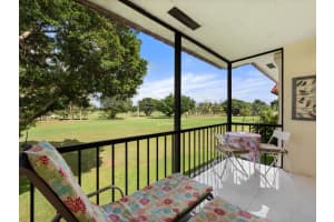 9300 N Hollybrook Lake Dr 303, Pembroke Pines