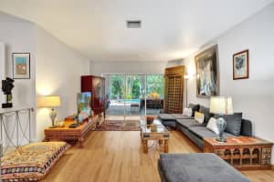 560 SW 62nd Ave, Plantation, FL 33317 Sold 06/04/25