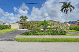 1717 NW 39 St, Oakland Park, FL 33309 Sold 05/20/25
