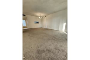3341 Nw 47th Ter 211, Lauderdale Lakes