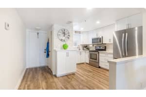 3300 W Rolling Hills Cir 504, Davie