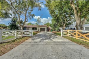 14291 SW 24th St, Davie, FL 33325 Sold 05/22/25