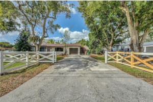 14291 SW 24th St, Davie, FL 33325 Sold 05/22/25