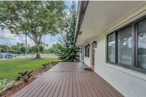 14291 SW 24th St, Davie, FL 33325 Sold 05/22/25