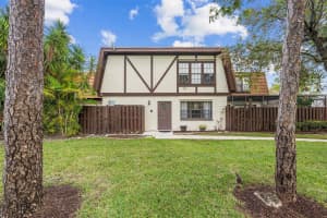 100 Weybridge Cir D, Royal Palm Beach