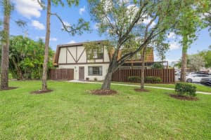 100 Weybridge Cir D, Royal Palm Beach, FL 33411 - MLS#F10496606