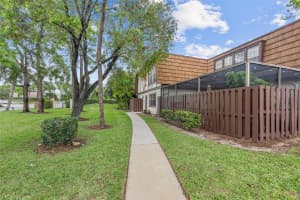 100 Weybridge Cir D, Royal Palm Beach, FL 33411 - MLS#F10496606