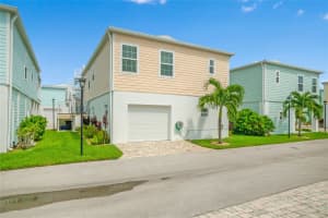 423 E Intercoastal, Jensen Beach, FL 34957 - MLS#F10496663