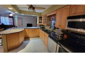 351 NE 43rd Ct, Oakland Park, FL 33334 Sold 11/03/25