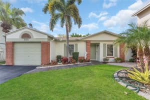555 Abingdon Way, Davie, FL 33325 Sold 12/19/25