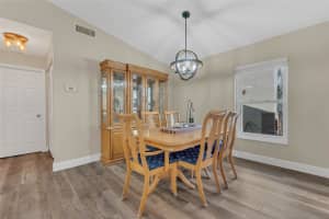 555 Abingdon Way, Davie, FL 33325 - MLS#F10496850