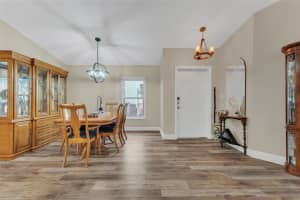 555 Abingdon Way, Davie, FL 33325 - MLS#F10496850