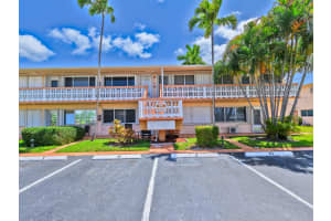 901 SW 11th Ave 14H, Hallandale Beach, FL 33009 Sold 08/28/25