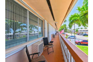 901 SW 11th Ave 14H, Hallandale Beach, FL 33009 Sold 08/28/25