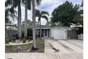 819 SW 9th Ter, Fort Lauderdale, FL 33315 - MLS#F10496955