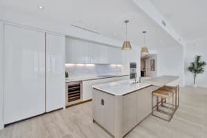 525 N Fort Lauderdale Beach Blvd 1904, Fort Lauderdale, FL 33304 Sold 12/30/25