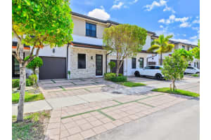 15591 NW 91st Ct, Miami Lakes, FL 33018 Sold 10/23/25