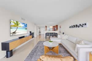 575 Oaks Ln 603, Pompano Beach