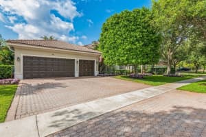 9192 Oak Alley Dr, Wellington, FL 33467 Sold 05/16/25