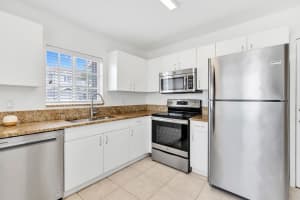 4760 SW 14th Ct, Deerfield Beach, FL 33442 Sold 07/23/25