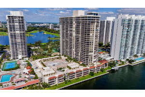 20191 E Country Club Dr 510, Miami, FL 33180 - MLS#F10497371