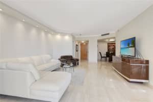 20191 E Country Club Dr 510, Miami, FL 33180 - MLS#F10497371