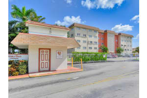 5300 Washington St 505-U, Hollywood, FL 33021 Sold 06/12/25