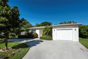 304 N 31st Ct, Hollywood, FL 33021 Sold 06/04/25