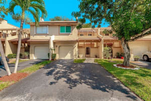 10235 NW 46th St, Doral, FL 33178 Sold 08/05/25