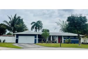 8520 Sw 26th St, Davie