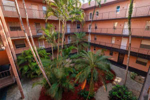 2861 Somerset Drive, Lauderdale Lakes, FL 33311 - MLS#F10497743