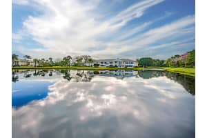 655 W Lake Jasmine Cir, Vero Beach, FL 32962 - MLS#F10497805