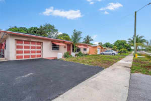 2748 35th Terrace, Lauderdale Lakes, FL 33311 - MLS#F10497860