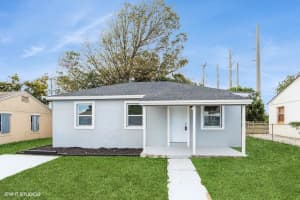 717 W 1st St, Riviera Beach, FL 33404 Sold 05/30/25