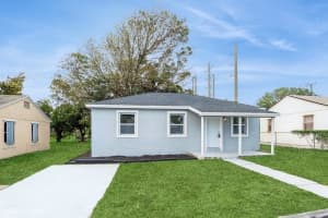 717 W 1st St, Riviera Beach, FL 33404 Sold 05/30/25