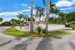 804 Nw 8th St, Dania Beach