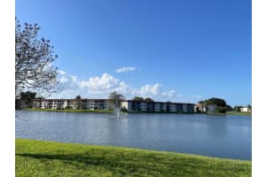 9423 S Hollybrook Lake Dr 203, Pembroke Pines