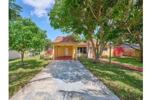 881 SW 49 way, Margate, FL 33068 - MLS#F10498030
