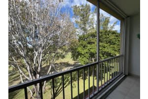 1055 Country Club Dr 404, Margate, FL 33063 - MLS#F10498098