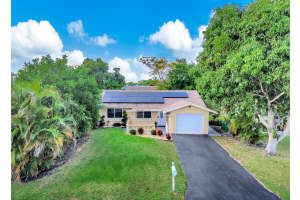 8113 NW 91st Ter, Tamarac, FL 33321 Sold 06/04/25