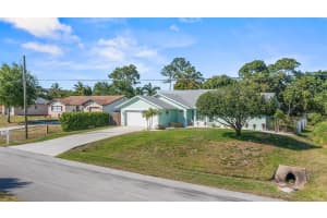 661 SE Delancey Ln, Port Saint Lucie, FL 34984 Sold 07/14/25