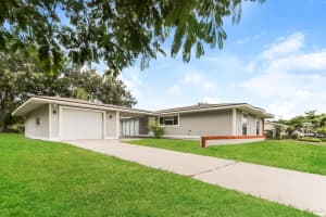 417 NE Cornwall Ave, Port Saint Lucie, FL 34983 Sold 11/07/25