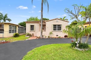 1340 Adams St, Hollywood, FL 33019 - MLS#F10498285