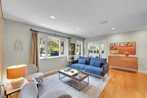 21 Truxton Dr, Miami Springs, FL 33166 Sold 05/14/25