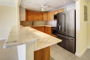 2500 Parkview Dr 1710, Hallandale Beach, FL 33009 - MLS#F10498365
