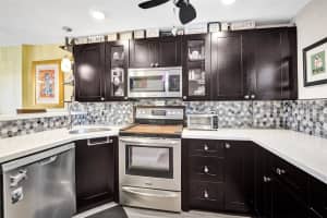 111 Royal Park Dr 2E, Oakland Park, FL 33309 Sold 07/28/25