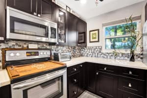 111 Royal Park Dr 2E, Oakland Park, FL 33309 Sold 07/28/25